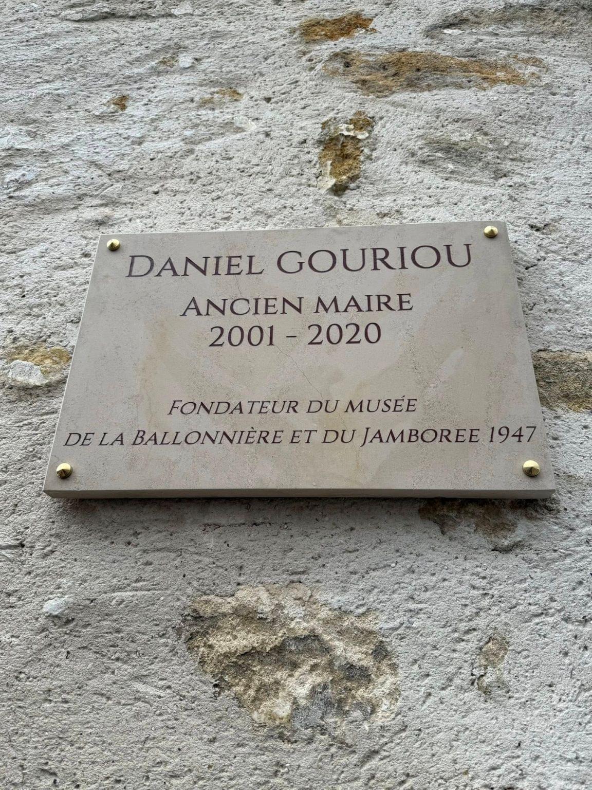 Plaque commémorative Musée de la Ballonnière